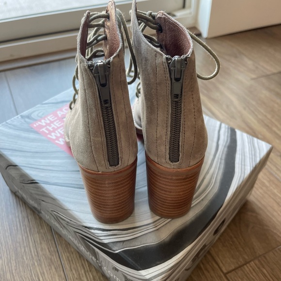 Jeffrey Campbell Cors Lace-Up Ankle Boot - Taupe Suede, Size 8 - Picture 5 of 7